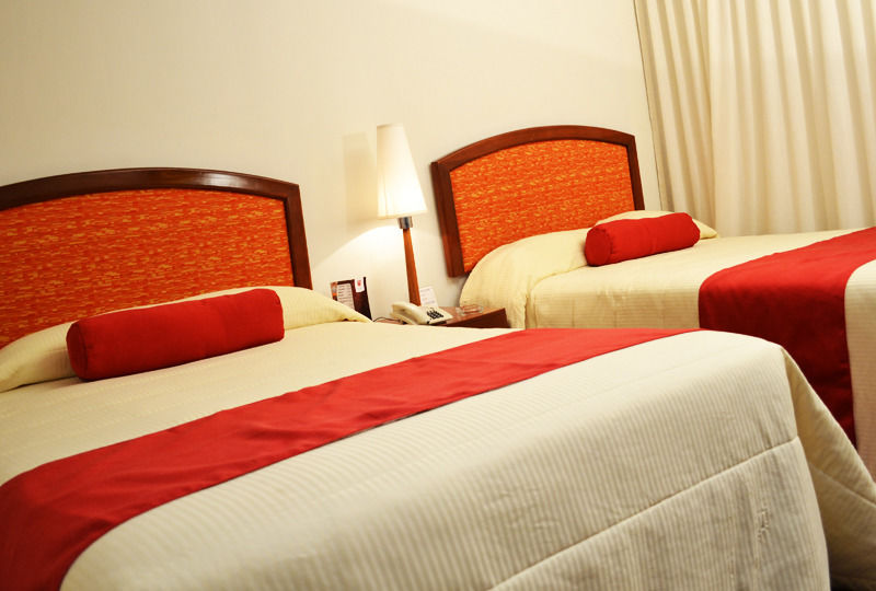 טולנסינגו Hotel Mediterraneo Sa De Cv מראה חיצוני תמונה