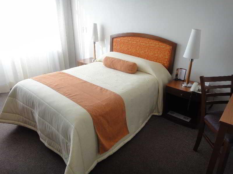 טולנסינגו Hotel Mediterraneo Sa De Cv מראה חיצוני תמונה
